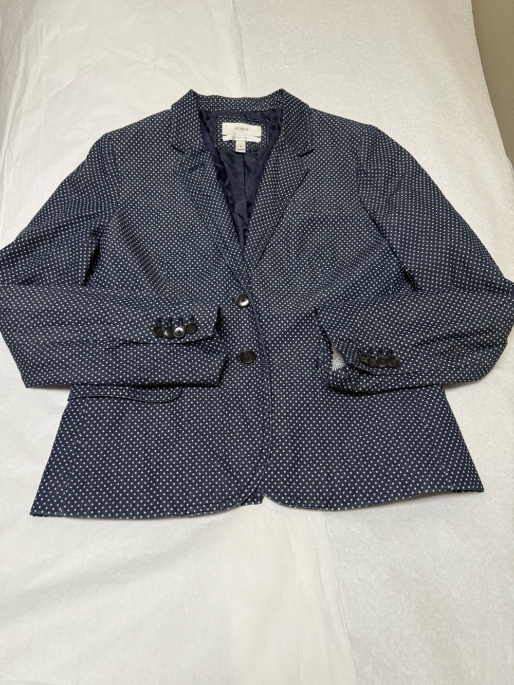 J.Crew schoolboy blazer in a navy blue and white polka dot pattern. 🔵 - Picture 12 of 12